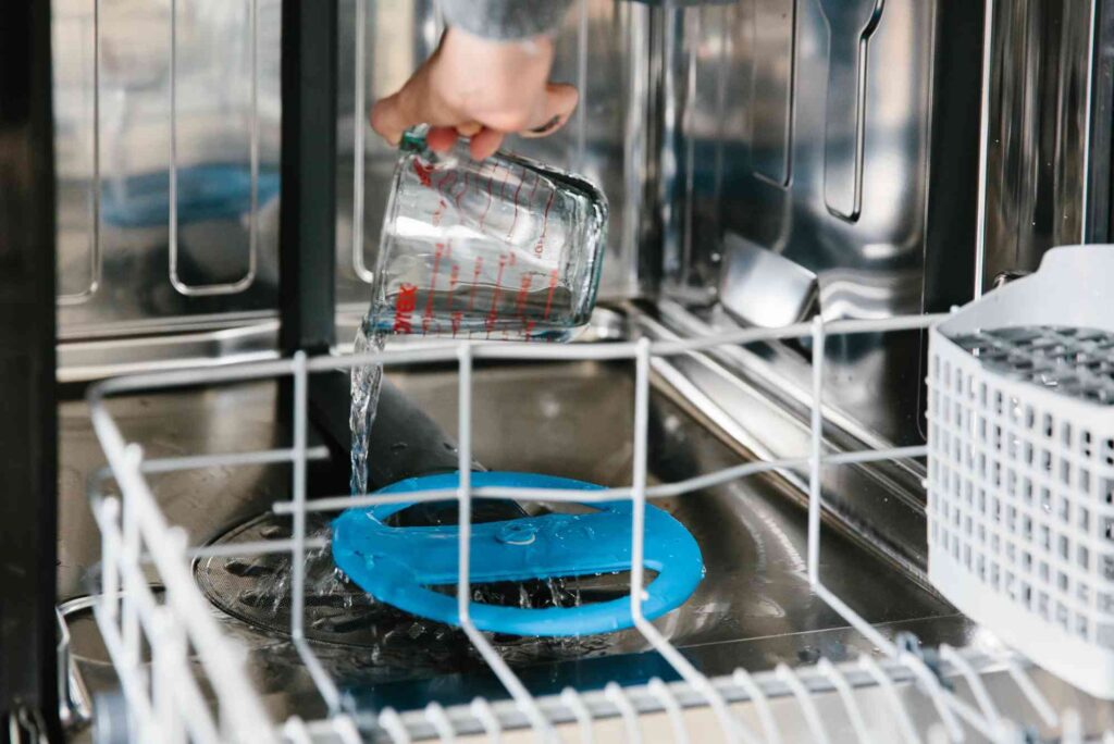 How Dubai’s Hard Water Affects Dishwasher Performance – Solutions for JVC