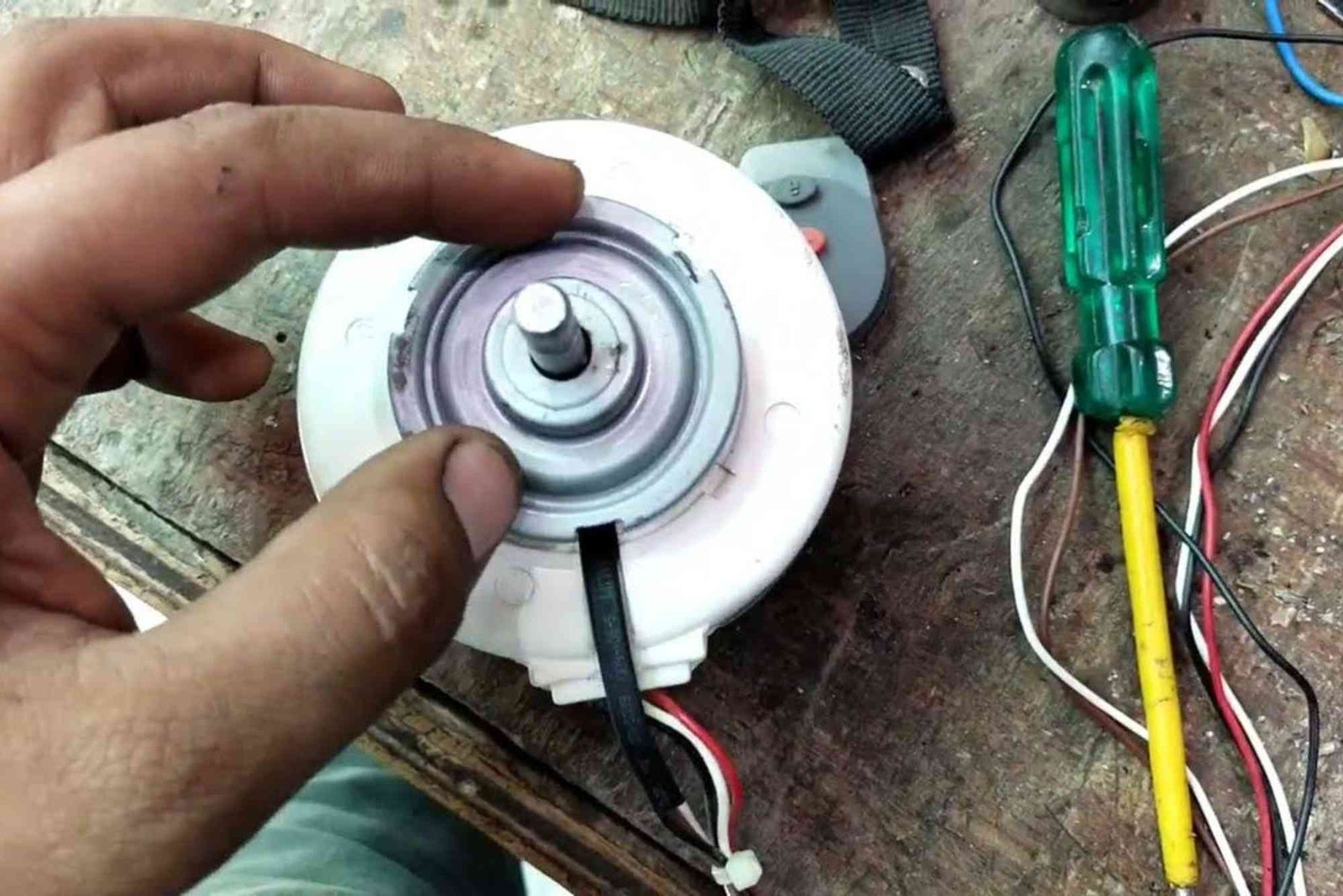 How to Fix AC Fan Motor Problems – JVC Repair Guide.